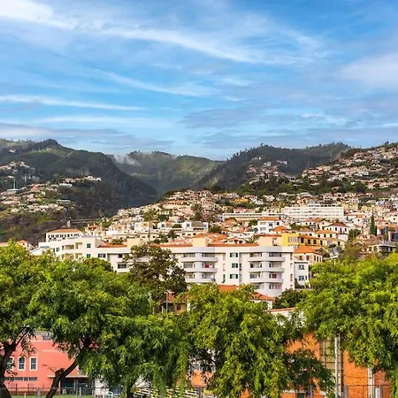 Enjoy The Center At Fully Equipped 2 Bedroom 5 Min Walk To & Market Lejlighed Funchal (Madeira)