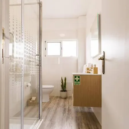 Enjoy The Center At Fully Equipped 2 Bedroom 5 Min Walk To & Market Lägenhet *