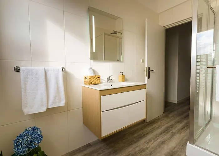 Enjoy The Center At Fully Equipped 2 Bedroom 5 Min Walk To & Market Funchal (Madeira)
