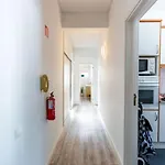 Enjoy The Center At Fully Equipped 2 Bedroom 5 Min Walk To & Market * Funchal